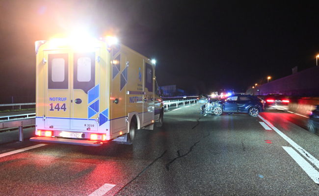Eine Verletzte nach Auffahrkollision mit vier Autos auf Autobahn bei Widnau