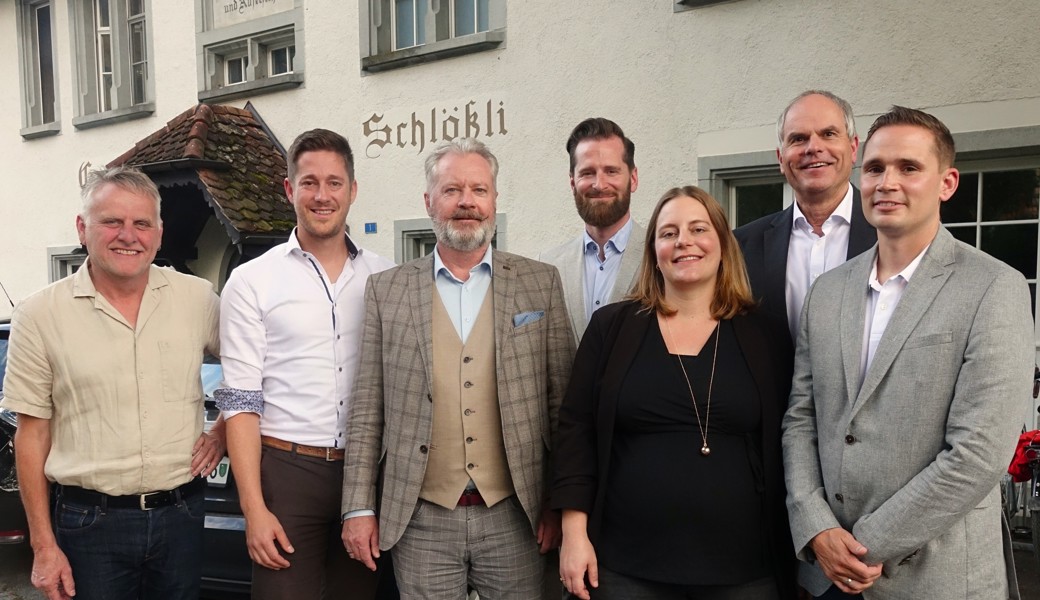 Der gewählte Verwaltungsrat (von links):  Christoph Tinner, Marco Stucki, Markus Krüger, Präsident Andreas Schwarz, Janina Robbi (neu), Yves Crippa und Samuel Saxer (neu). Ebenfalls gewählt ist Küngolt Bietenhard. 