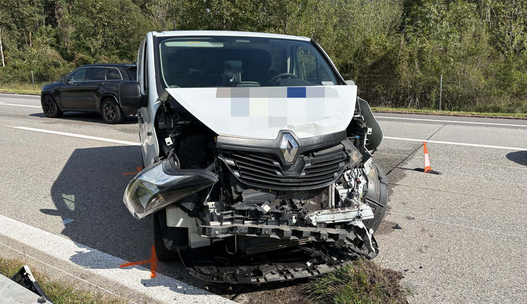 Grosser Schaden bei einer Auffahrkollision auf A13