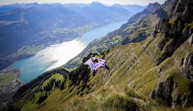 «Viele denken, es sei Glücksache, ob wir unten ankommen»: Drei Wingsuiter springen vom Chäserrugg – und sprechen über die Gefahren