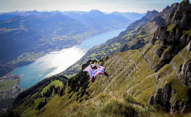 «Viele denken, es sei Glücksache, ob wir unten ankommen»: Drei Wingsuiter springen vom Chäserrugg – und sprechen über die Gefahren