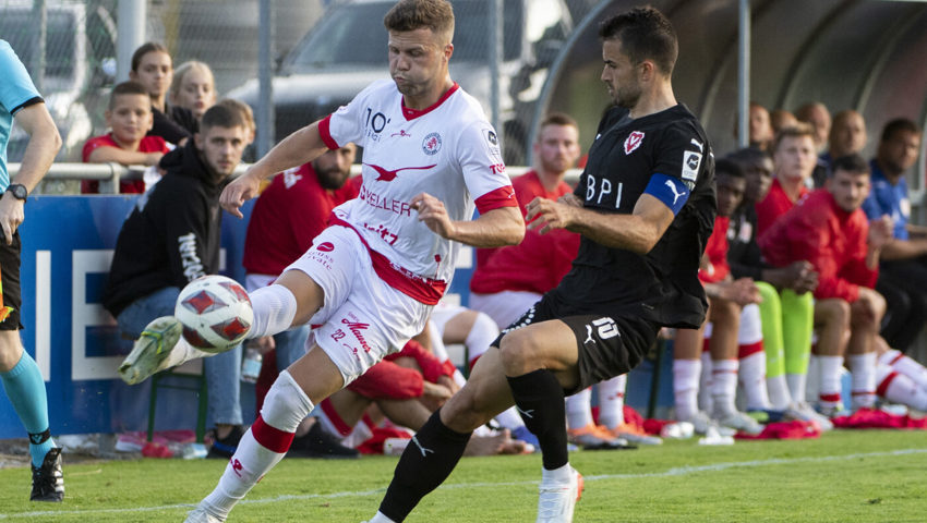  Umkämpftes Spiel: Florian Kamberi (links) vom FC Winterthur im Duell mit Yannick Schmid vom FC Vaduz. 