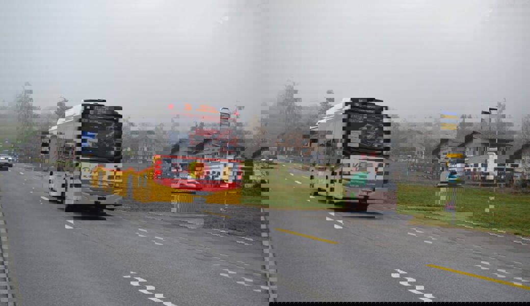 Die Postauto-Haltestelle Dusi beim Campingplatz soll versetzt und neu gestaltet werden