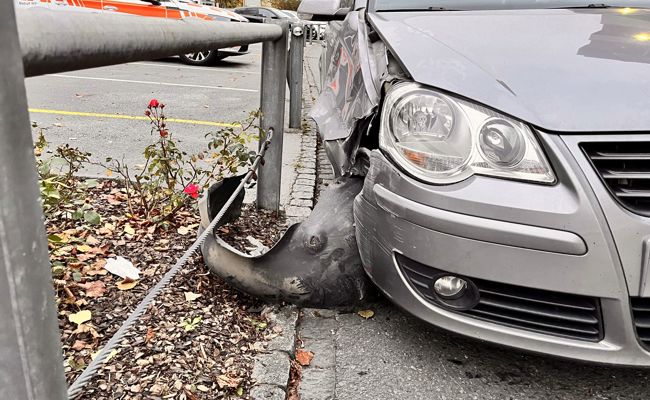 Fahrunfähig und ohne Ausweis verunfallt