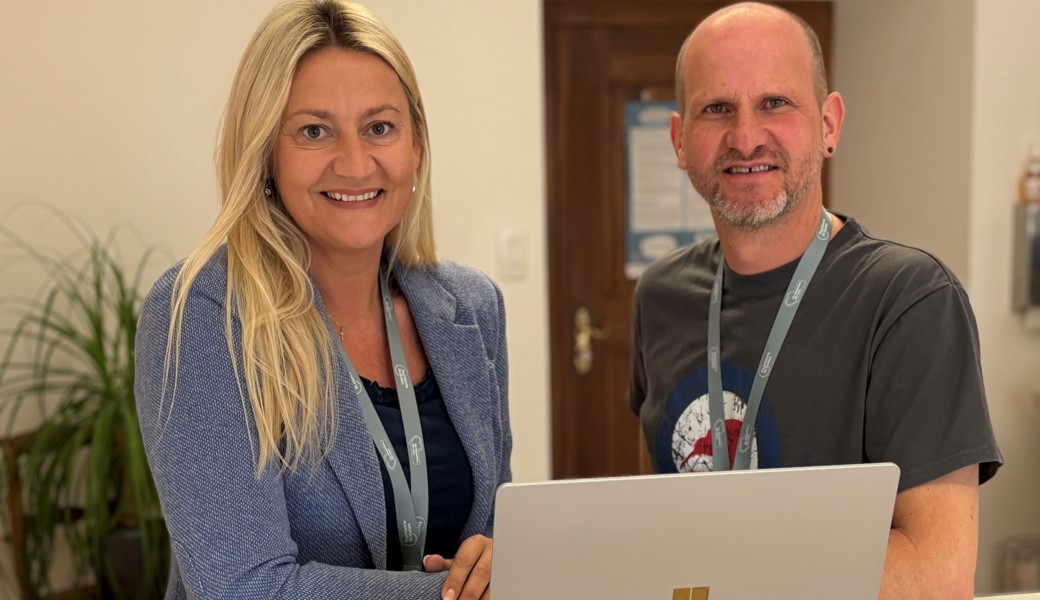 Gordana Heuberger und Patrik Oberholzer werden den Preis für die Klinik St.Pirminsberg entgegennehmen.