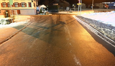 Autofahrer fährt beim Abbiegen einen 86-jährigen Fussgänger auf Trottoir an