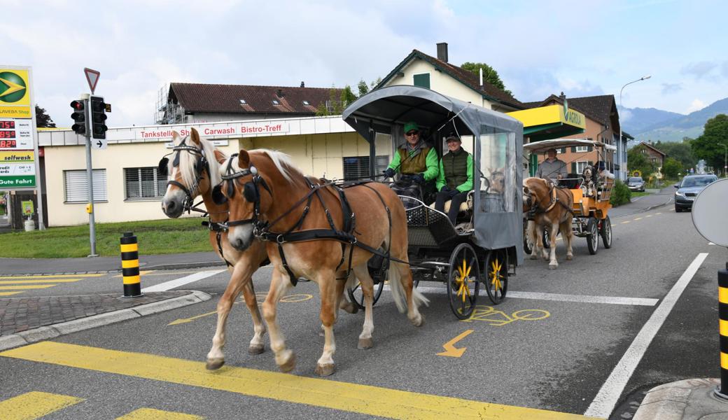 Auf den ersten Etappen begleitete Laurina Bicker ihren Vater Urs Bicker. 