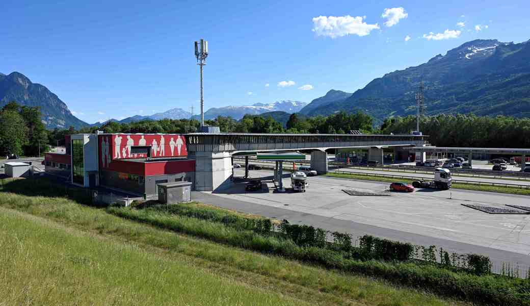 Im März dieses Jahres eröffnete die frisch umgebaute Raststätte West (Hintergrund) wieder.