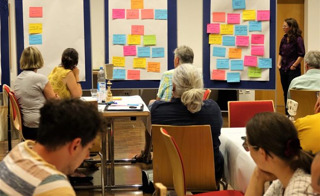 Projekt für eine sorgende Nachbarschaft: Das gegenseitige Helfen fördern