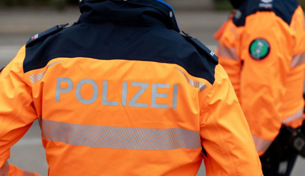 Eine Polizeipatrouille der Kantonspolizei St.Gallen griff den mutmasslichen Täter auf offener Strasse auf.