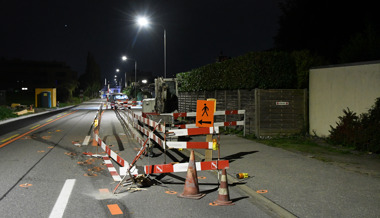 Motorrad in Baustellenabsperrung gekracht – Zeugen gesucht