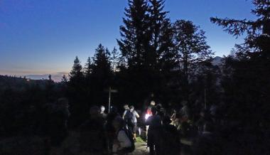 Nachts auf dem Klangweg: Die Dunkelheit verlangt Aufmerksamkeit