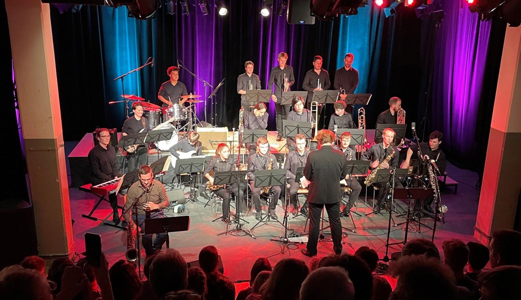 Nicht einmal der Bandleader glaubte daran – nun wird das 30-jährige Bestehen der Big Band der Kanti gefeiert Nicht einmal der Bandleader glaubte daran – nun wird das 30-jährige Bestehen der Big Band der Kanti gefeiert