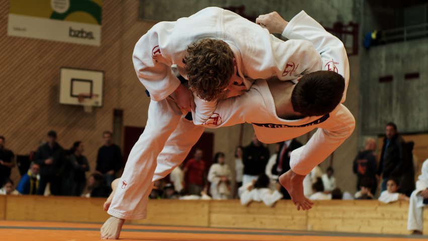 Perfekter Ippon-Wurf von Andreas Bürer.