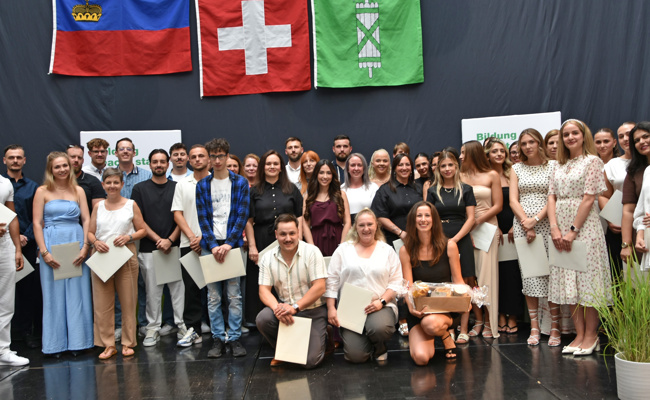Weiterbildung als Meilenstein: Diplome als Lohn für grossen Einsatz erhalten