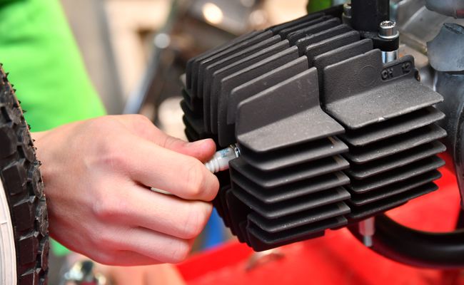 Töfflifahrer  in technischer Kontrolle hängengeblieben