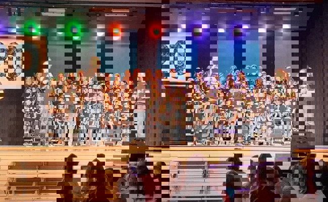 Eine fantastische  «MiniSing»-Show erntete in BZB rauschenden Applaus