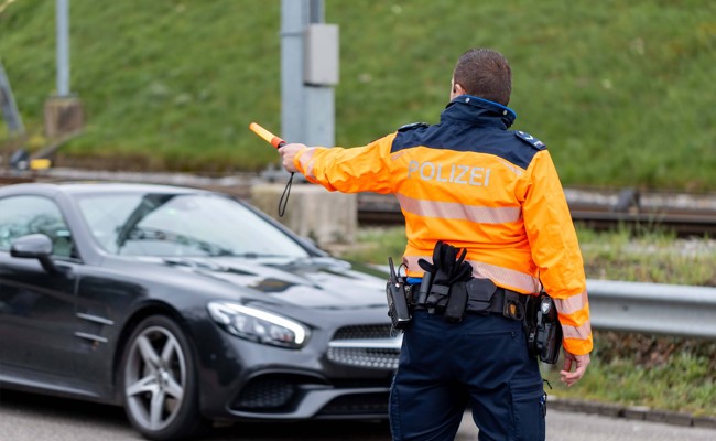 30 Jahre lang ohne Führerschein auf Schweizer Strassen unterwegs