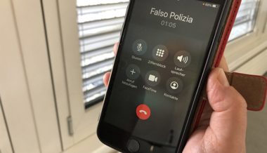 76-jährige Frau fällt auf Betrug herein und übergibt falschem Polizisten 65'000 Franken