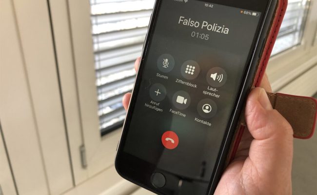 76-jährige Frau fällt auf Betrug herein und übergibt falschem Polizisten 65'000 Franken