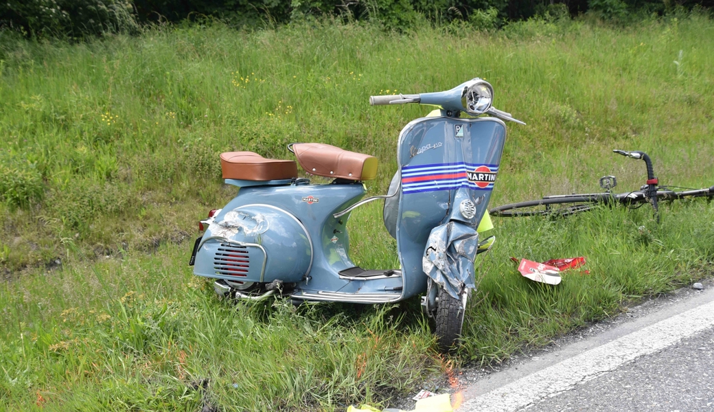 Der Vespafahrer fuhr frontal in das ihm entgegenkommende linksabbiegende Auto.
