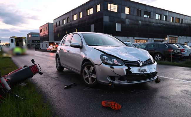 Kollision nach Überholmanöver: Motorradfahrer im Spital