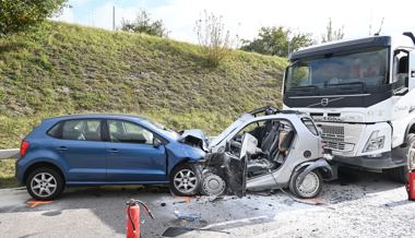 Nach Frontalkollision auf Umfahrung H16: Lenkerin verstorben