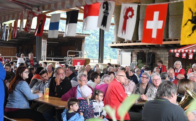 Solidarität und Zivilcourage gefragt – so feierte Räfis den 1. August