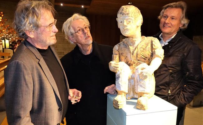 Ausstellung eröffnet: «Lebenswege sind nicht poliert – die Realität ist kantig wie diese Figuren»