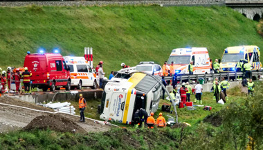 Mehrere Tote nach Carunfall mit niederländischem Reisecar im Engadin