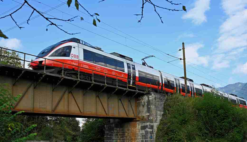 Die Brücke über den Werdenberger Binnenkanal wird gemeinsam mit drei anderen auf dem Abschnitt neu gebaut.