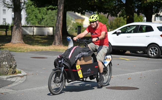 Ein Kofferraum auf zwei Rädern: Wir testen das E-Cargobike in Buchs