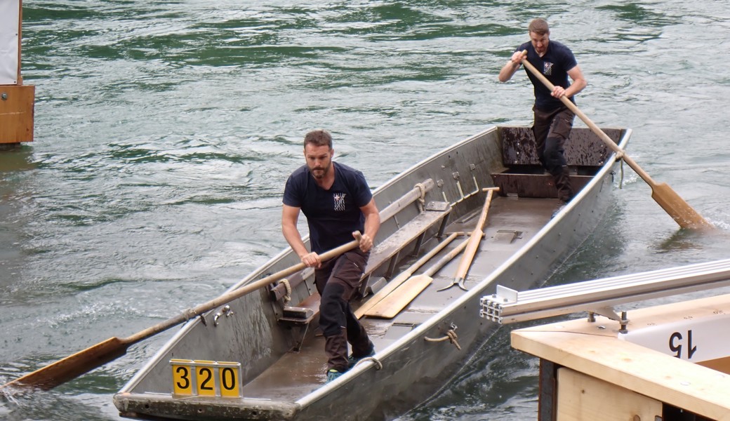 Kranzauszeichnung für Vorderfahrer Markus Müntener und Steuermann Roman Meier.