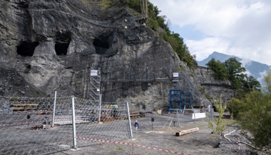 «Steine kommen selten allein» – Geobrugg testet ihre Schutznetze in Walenstadt