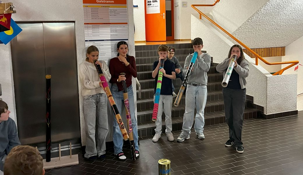 Oberstufe Galstramm lud zum «Jahrmarkt der Kontinente»