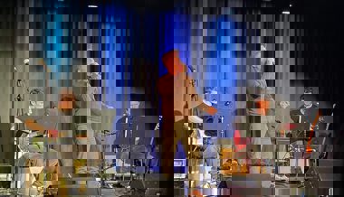 Grosse und klein Musiktalente rockten die Bühne im Kleintheater Fabriggli