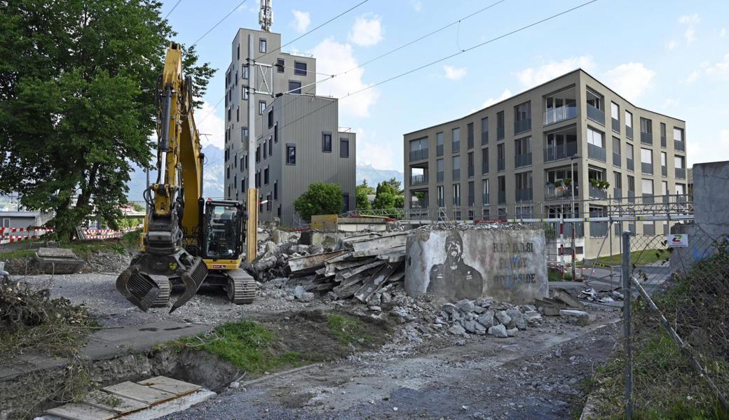 Die Eisenbahnbrücke über die Lagerstrasse ist nicht mehr.