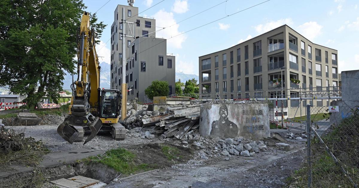 Der Eisenbahnbrücke über die Lagerstrasse ging's an den Kragen