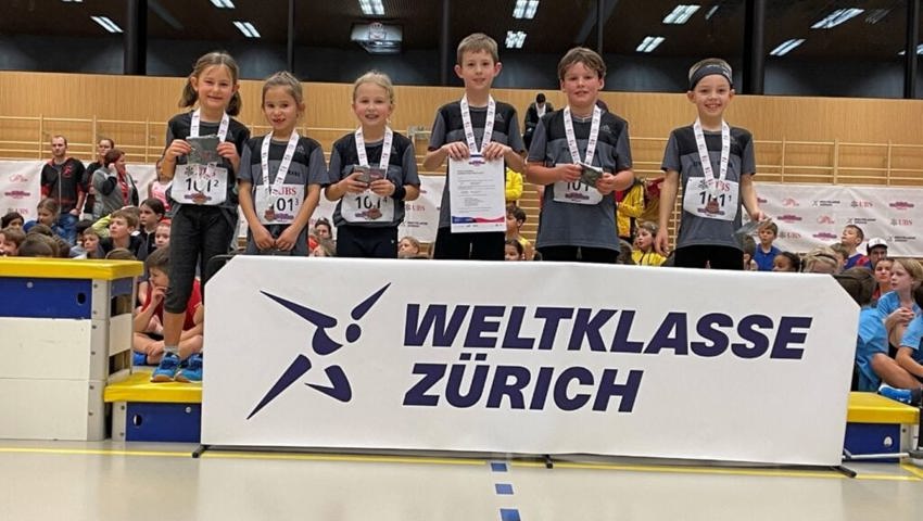  Im Mixedbewerb der Altersklasse U10 glänzte der STV Grabs mit Platz drei. 