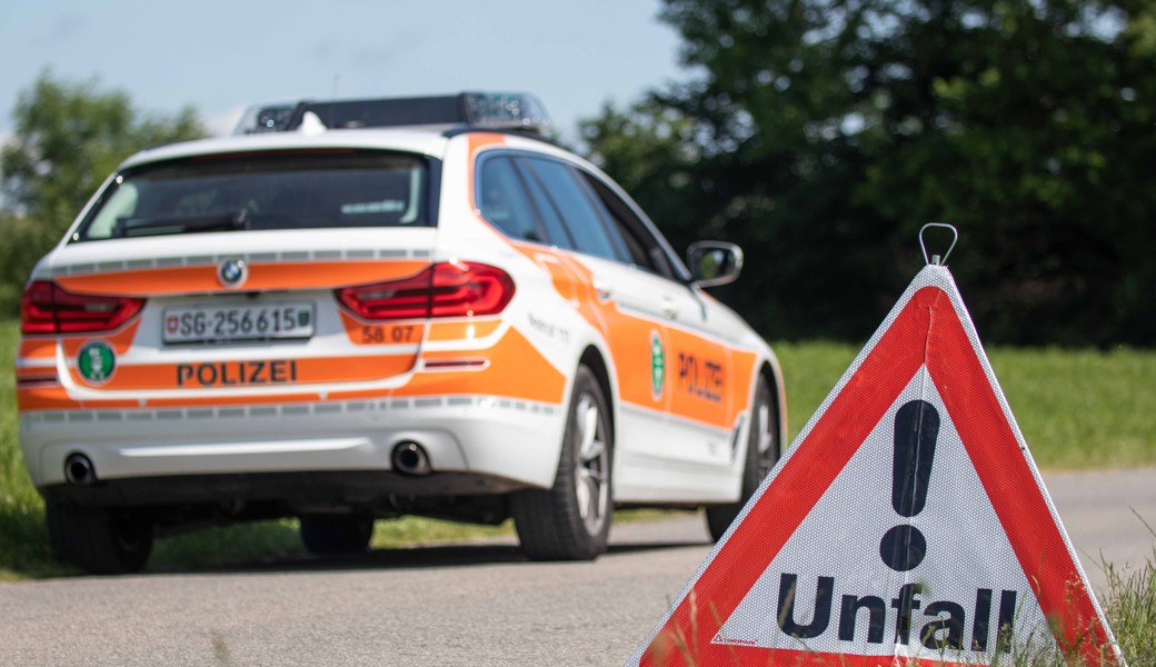 Drittpersonen haben den verletzten Mann gefunden und den Notruf alarmiert.