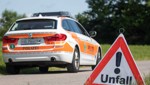 Von Heuballen eingeklemmt: Verletzter trägt zu seiner Rettung bei