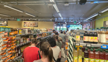 Ausverkaufte Regale und das am Sonntag: Erste 24-Stunden-Migros der Schweiz wird überrannt