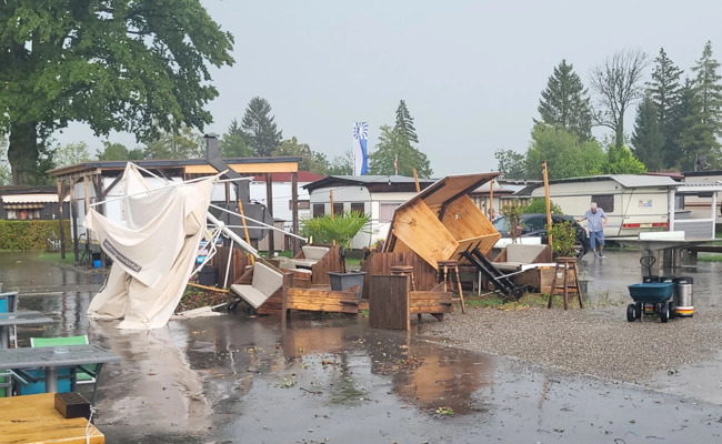 Gewitter richtet grossen Schaden auf Campingplatz Bruggerhorn an