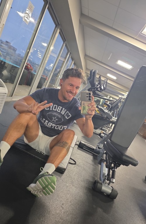 Wer rastet, der rostet: Vor dem Spiel Schweiz gegen Katar ging es ins Gym.
