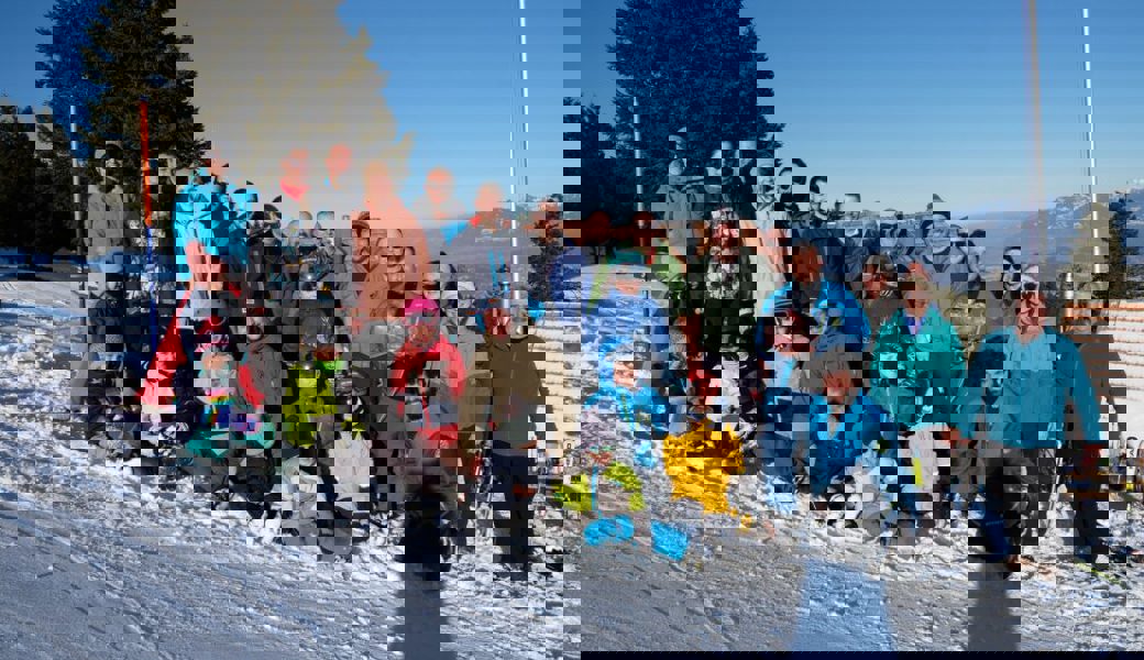  Einen sportlichen Tag genossen: Die Pontoniere nach dem Vereinsskirennen auf Malbun am Buchser Berg. 