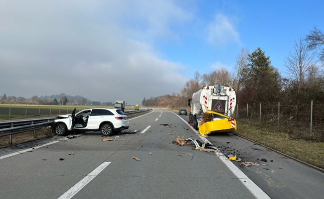 A13 zwischen Oberriet und Kriessern: Automobilist fuhr in eine Putzmaschine