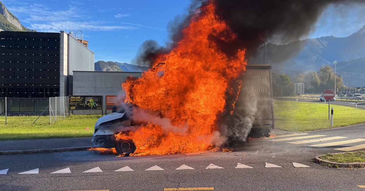 Car causes a disturbance at a motorway exit