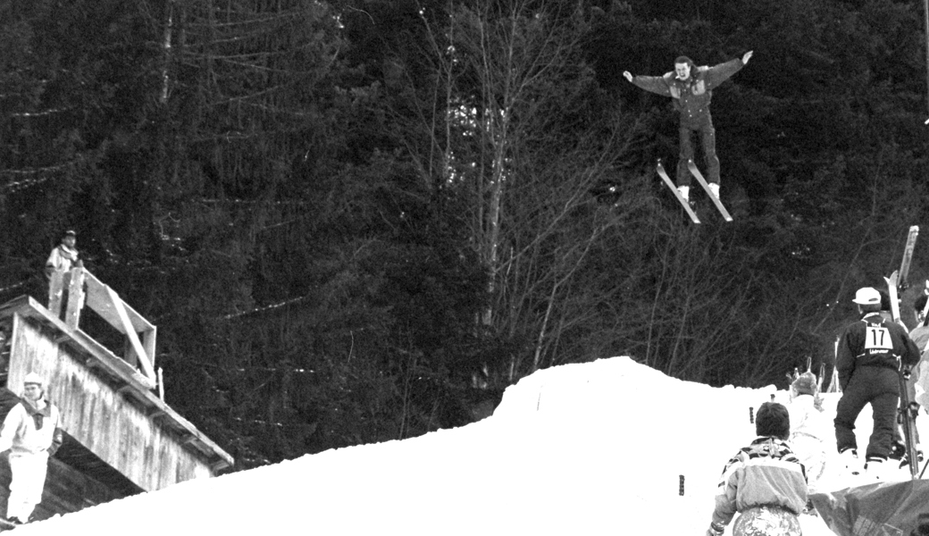 So sprangen sie durch die Luft: Zweites Saugumpe im Klostobel Unterwasser am 29. Januar 1994. Helm wurde damals nicht getragen.