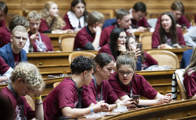 «Wir fühlen uns nicht ernst genommen»: Weshalb es für die Generation Z nicht attraktiv ist, in der Politik mitzuwirken