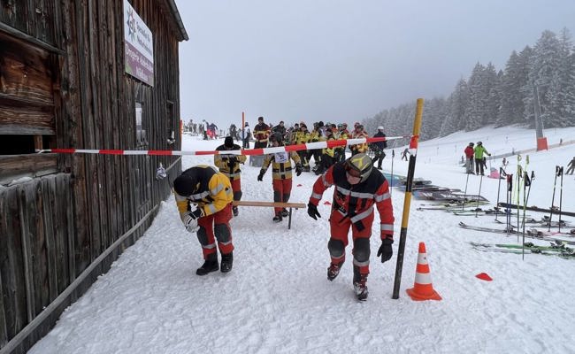 Bei Feuerwehr-Skimeisterschaft waren Vertrauen und Teamgeist gefragt (1)